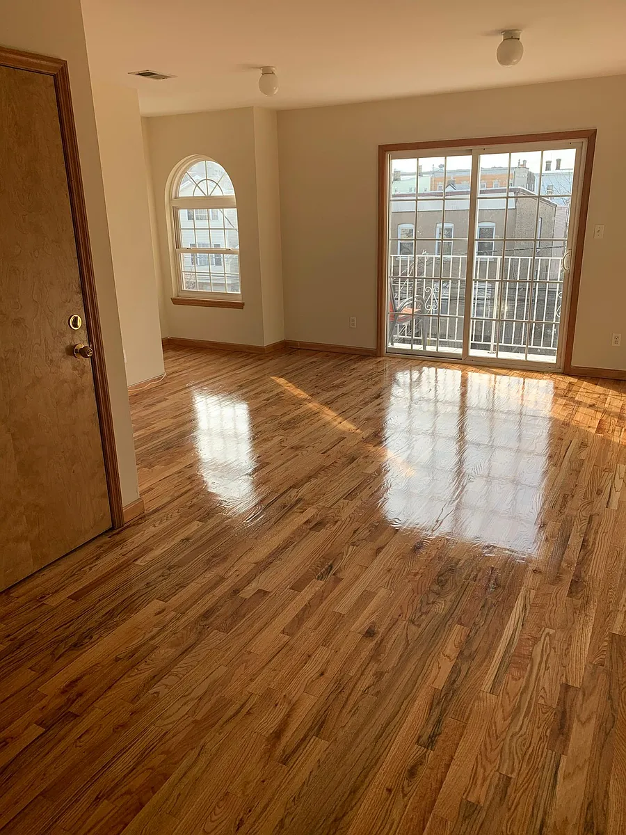 Living room - 555 Livingston St #2