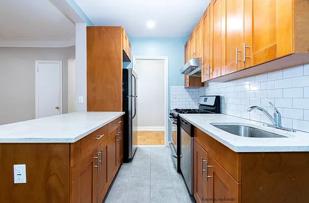 Rented by RealTegrity NY LLC | media 17