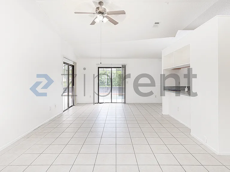 2251 SE Rainier Rd — Photo 4