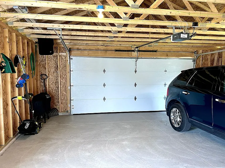 820 Sienna St — Photo 29