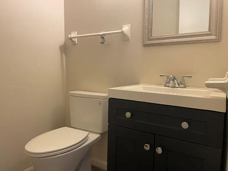 2519 Hawksbury Ln — Photo 10