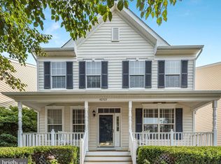 42769 Center St, Chantilly, VA 20152