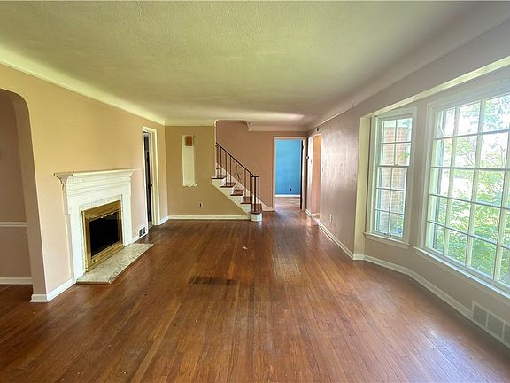 3rd image of 3074 Keswick Rd
