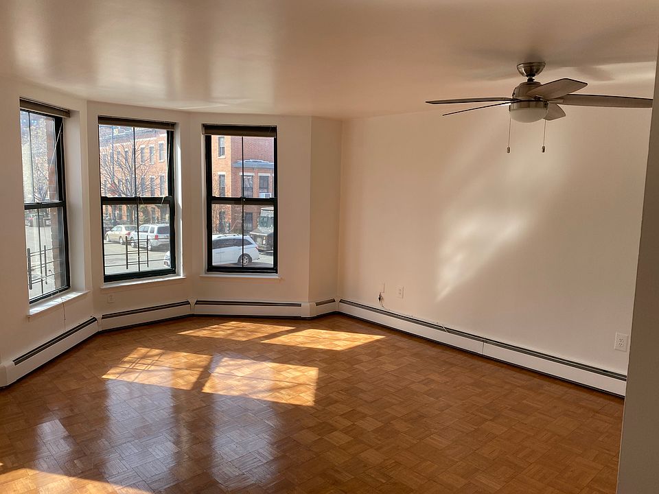 1st image of 373 Cumberland St #2