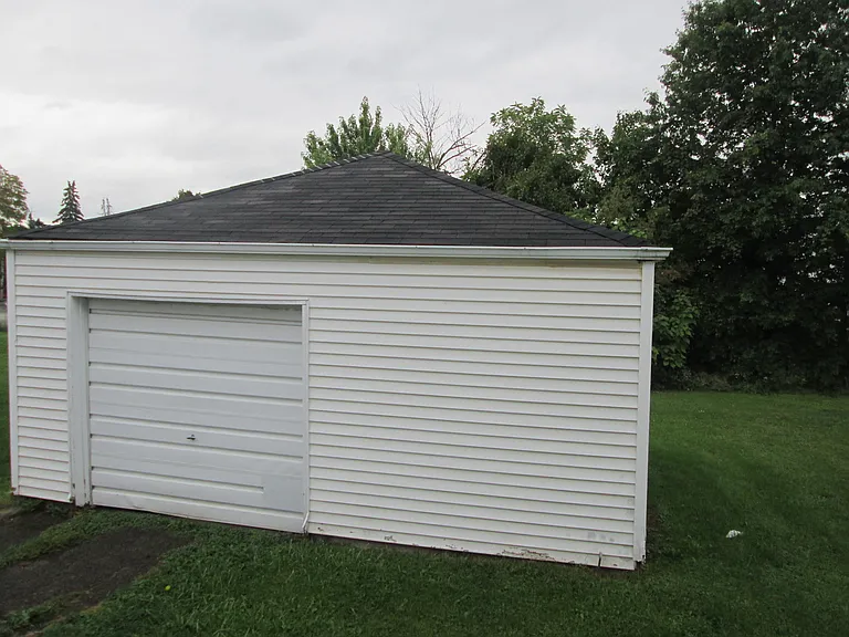 848 Lawrence Ave — Photo 2
