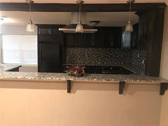 5th image of 236 Bailey Dr