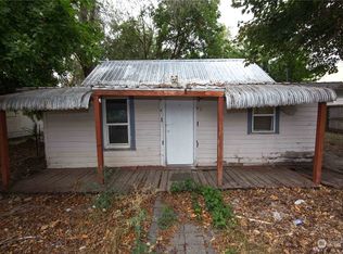 9 N Douglas St, Omak, WA 98841