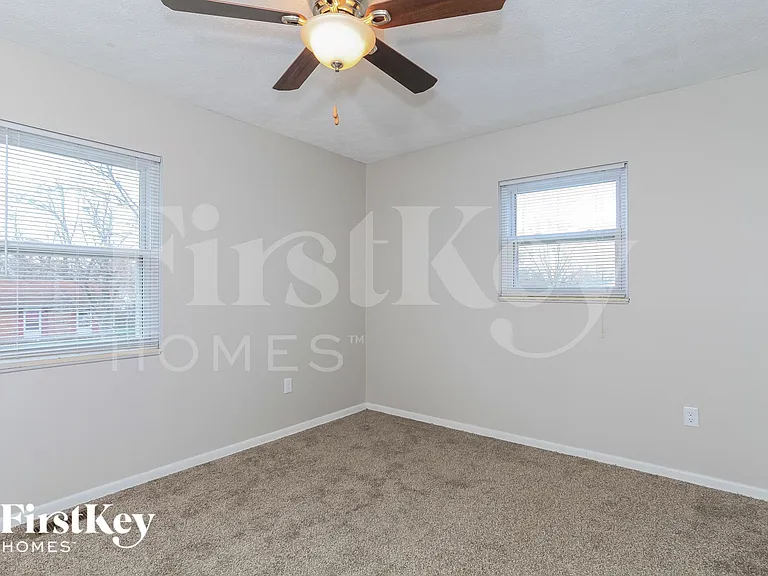 928 Cambridge Dr — Photo 12