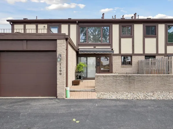 1100 Country Club Dr, Saint Clair Shores, MI 48082