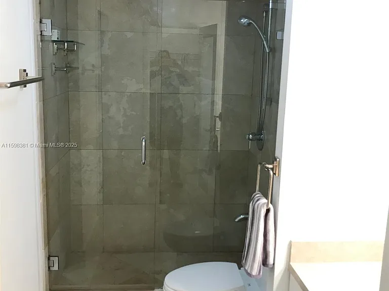 100 Lincoln Rd #808 — Photo 17