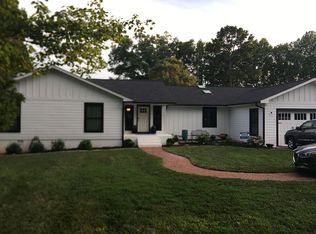 220 Queens Cove Rd, Mooresville, NC 28117