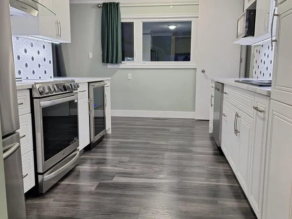 893 Birch Ave, Strathcona County, AB T8A 1X4