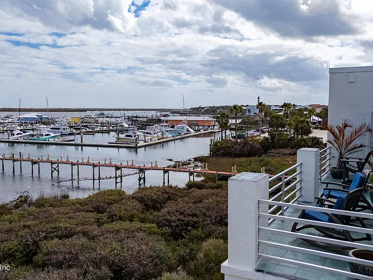 75 Comares Ave #3A — Photo 32