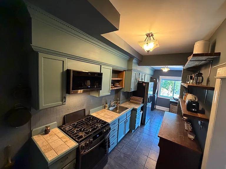 1214 Neal St NE — Photo 9