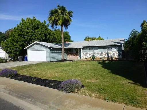 1548 Heather Dr photo 1