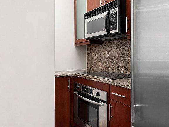 3rd image of 80 John St APT 10A