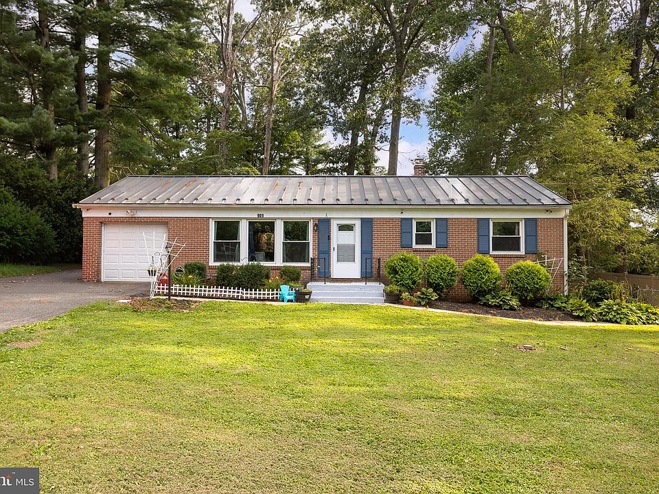 1st image of 901 Moores Mill Rd