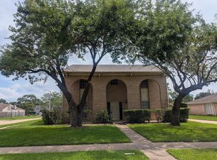 15822 Echo Hill Dr, Houston, TX 77059