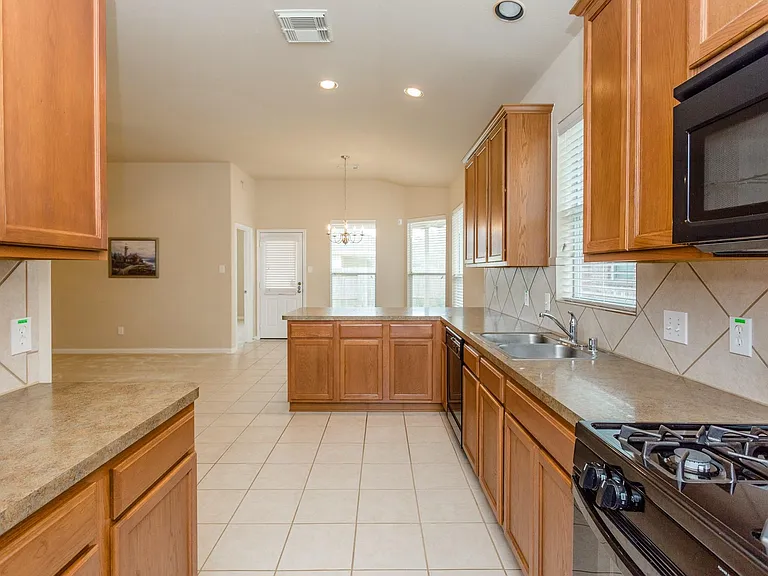 14714 Salamanca Ct — Photo 5