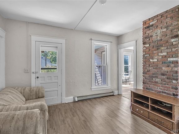 4th image of 324 Temple St