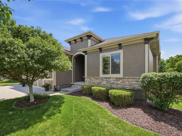 404 SE Mill Creek Dr, Lees Summit, MO 64063