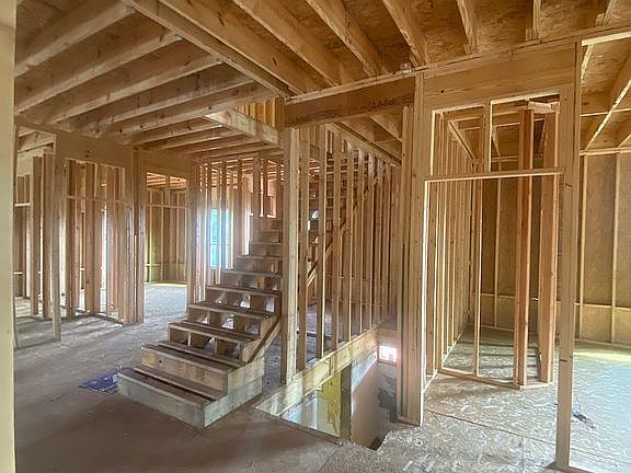 3rd image of 4645 White City Rd