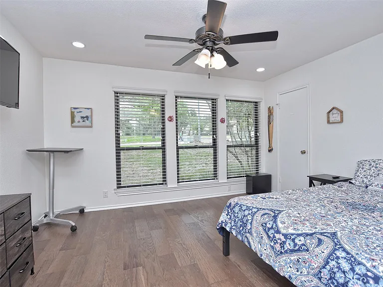 5101 Rain Creek Pkwy — Photo 17