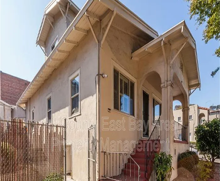 1535 Pomona St — Photo 2