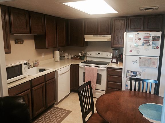 2nd image of 1450 E Highlandcv Ln