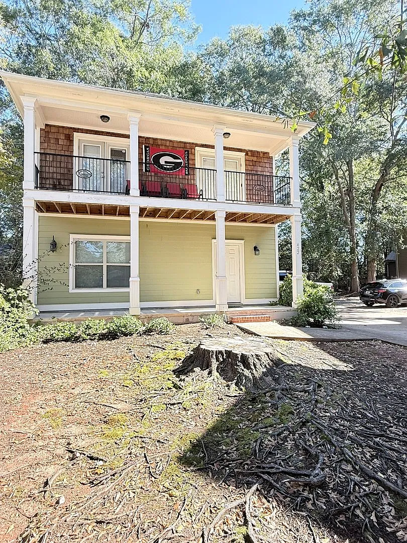 Cute 4 Bedroom Near Downtown for Pre-Lease — Photo 2