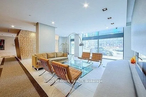 832 Bay St #902 — Photo 4