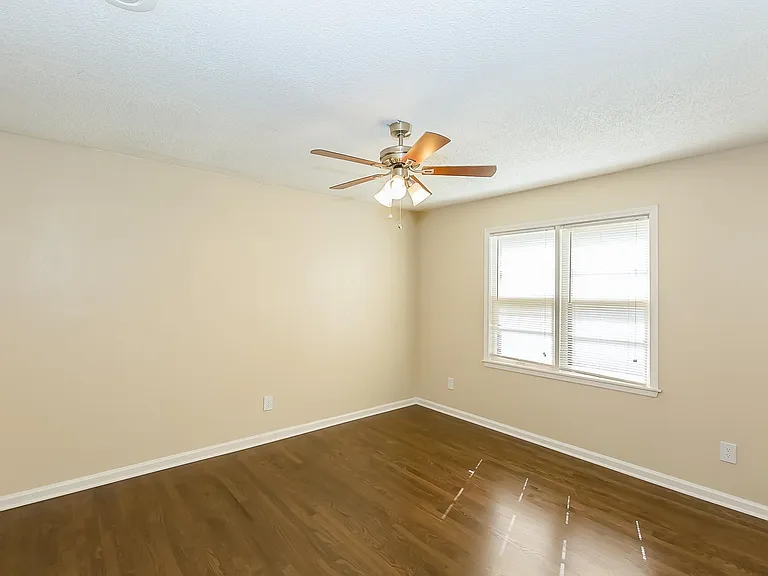 6490 N Delta Ave — Photo 17