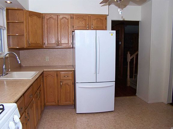 2nd image of 86 Arch Dr