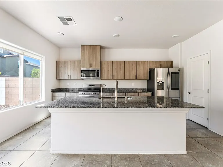 3803 Berenices Ave — Photo 6