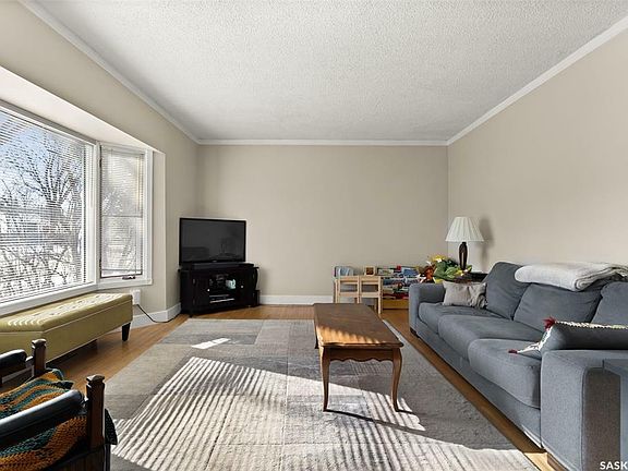 3rd image of 3116 Garnet St
