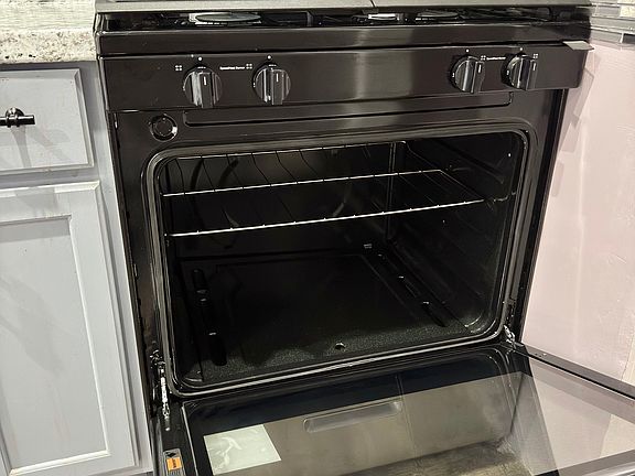 3rd image of 354 N Main St APT 1