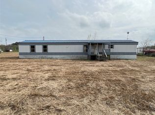 912 Sanders Rd, Cleburne, TX 76031