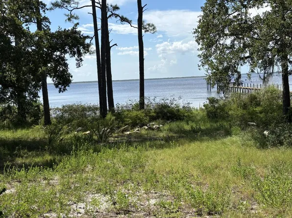 213 N Bay Shore Dr, Eastpoint, FL 32328