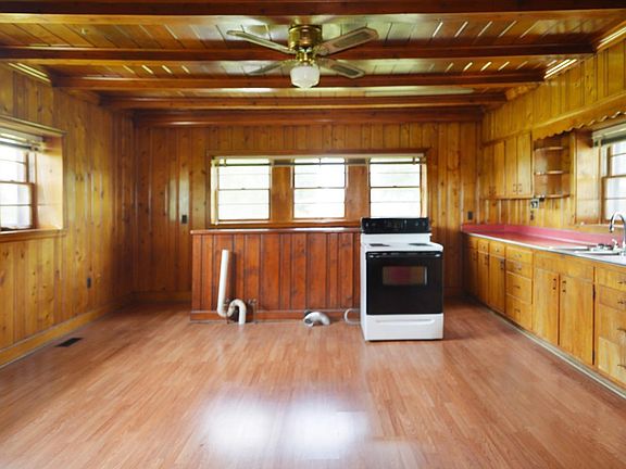 5th image of 1170 Holt Ln