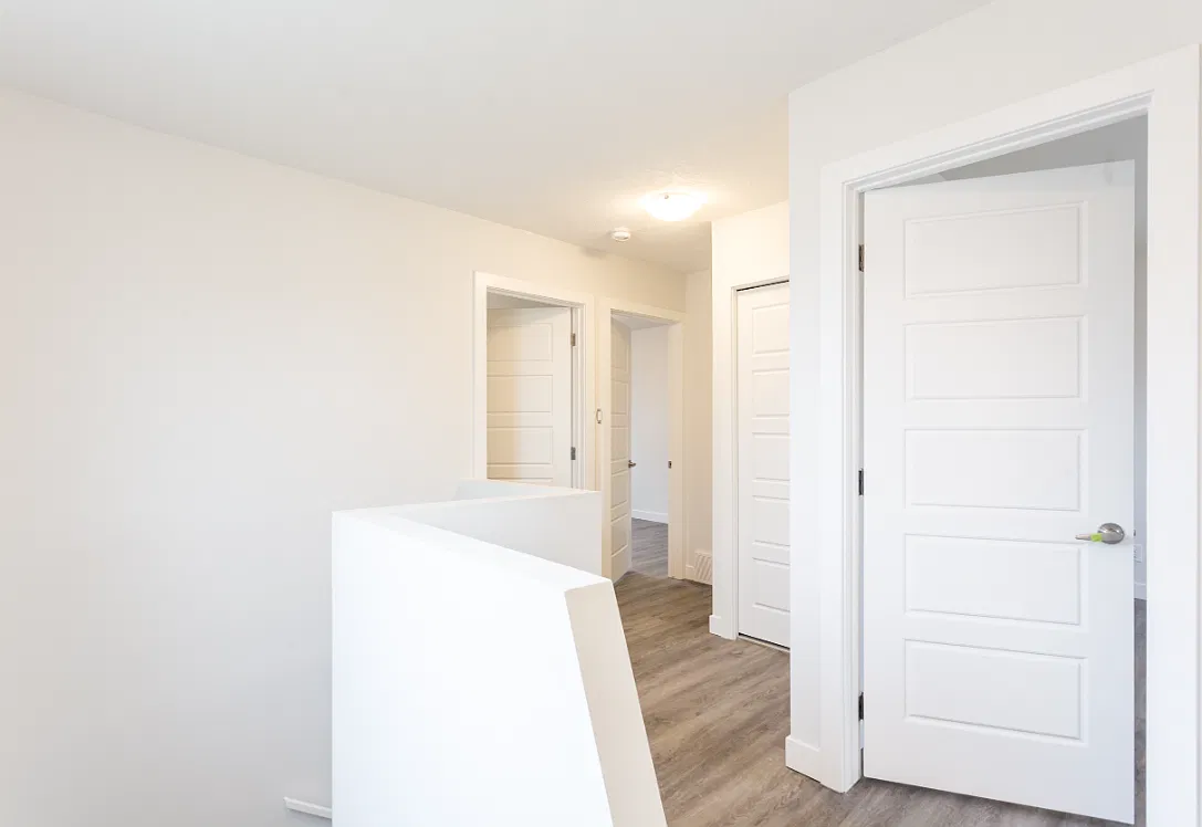 (PN 987-1) Newly Renovated 3 Bedroom Duplex in Westwood — Photo 4