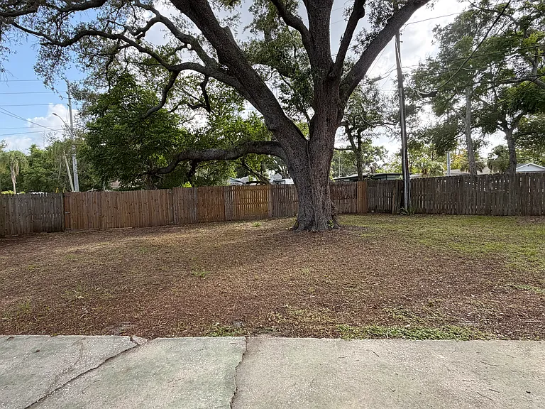 4481 Crestwood Dr N — Photo 3