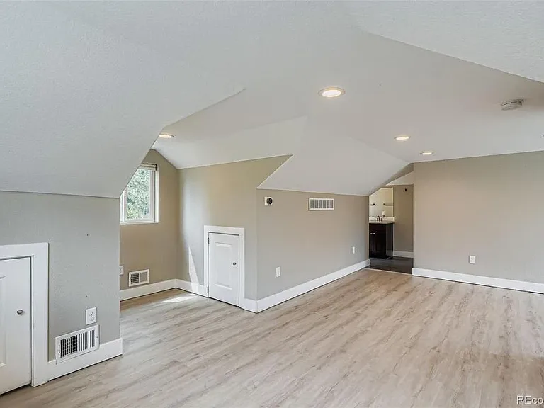 3070 Ash St — Photo 12