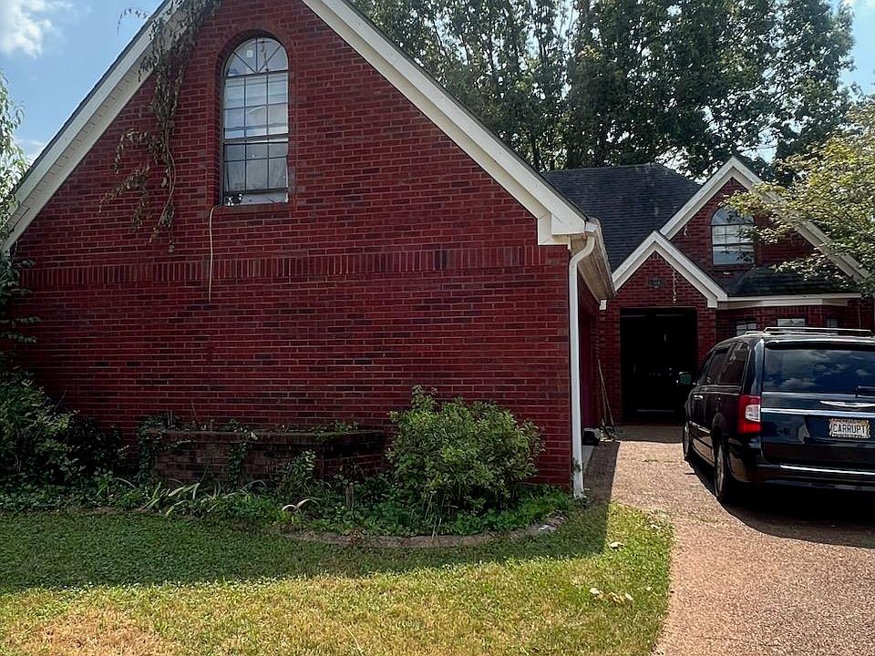 2nd image of 104 Sunset Cir