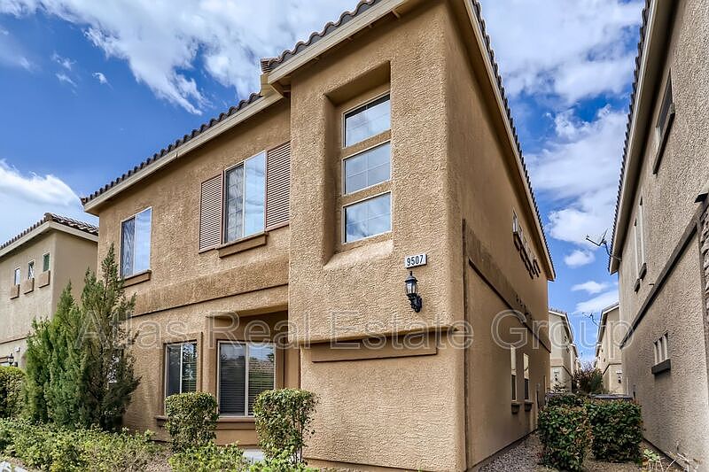 1st image of 9507 Vega Carpio Ave