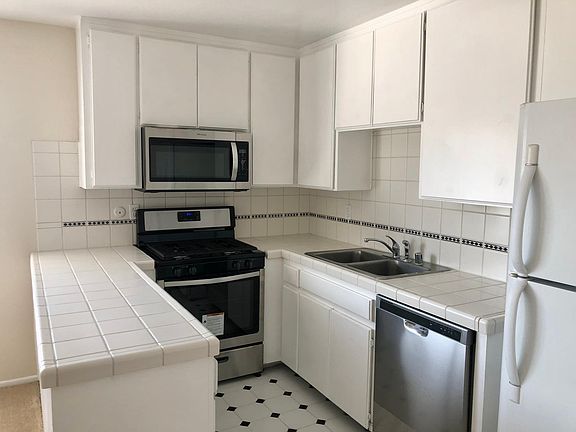 4th image of 25925 Narbonne Ave Unit 24