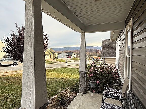 3rd image of 76 Hull Hills Ln