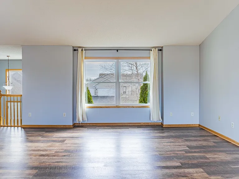 2112 Blake Ave — Photo 24