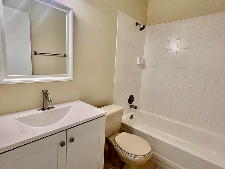 6061 10th Avenue Ave N #242 — Photo 15