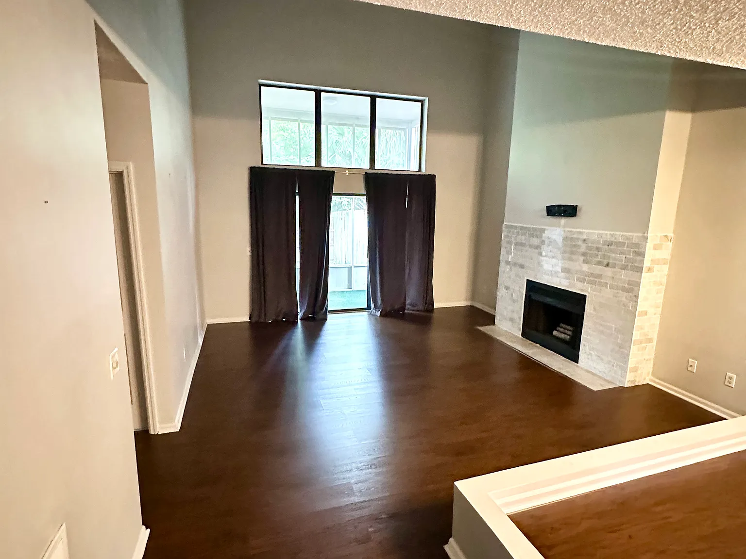 3 bed, 2.5 bath, 1630 sqft, $1,900 — Photo 2