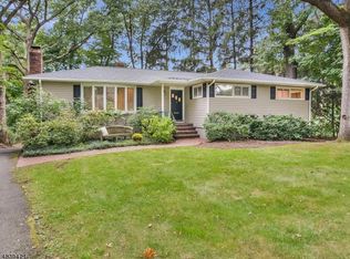 81 Stonefield Rd, Glen Rock, NJ 07452